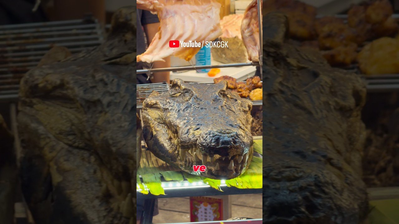 🐊🔥 Tayland sokaklarında mangalda timsah! #CrocodileMeat #TimsahEti #Tayland #shorts #keşfet